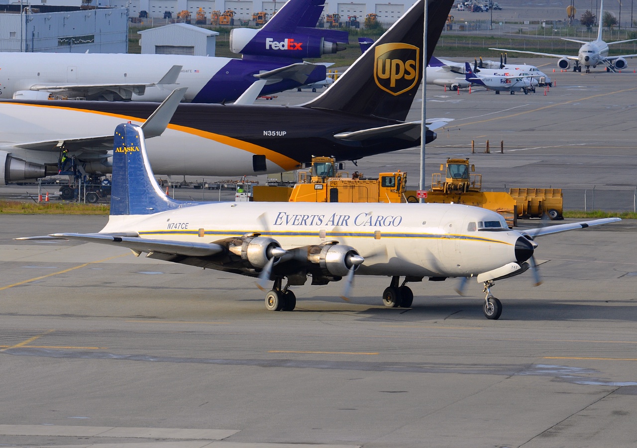 N747CE - DC-6 (C-118A Liftmaster) - Everts Air Cargo - ANC - 01-07-2014b