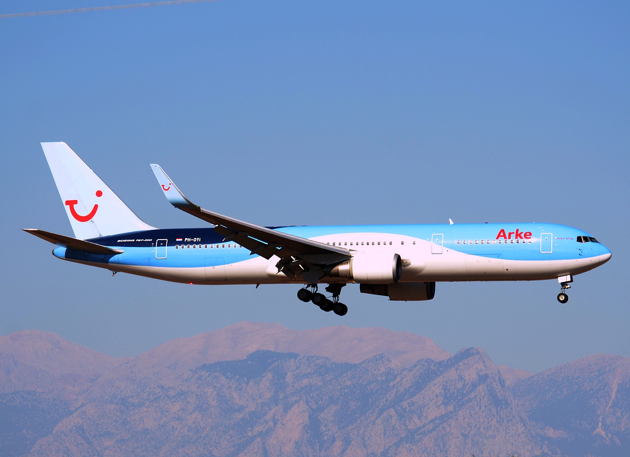 PH-OYI - 767-304(ER)(WL) - Arke - AYT - 22-08-2014