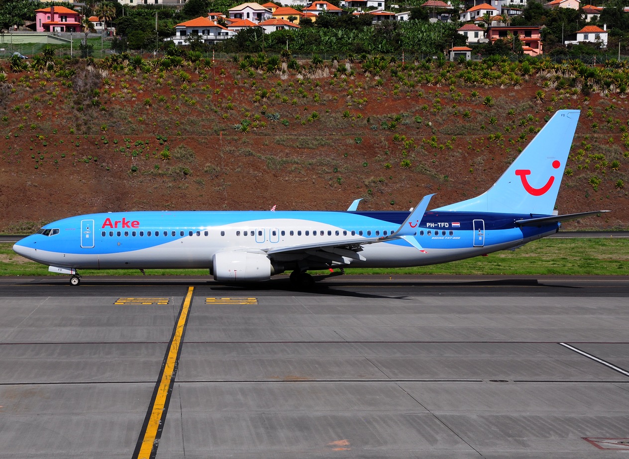 PH-TFD - 737-86N(WL) - Arke - FNC - 28-09-2014b