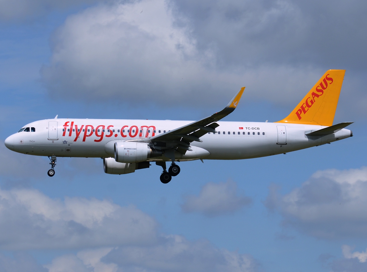 TC-DCB - A320-214(WL) - Pegasus - CRL - 07-07-2014