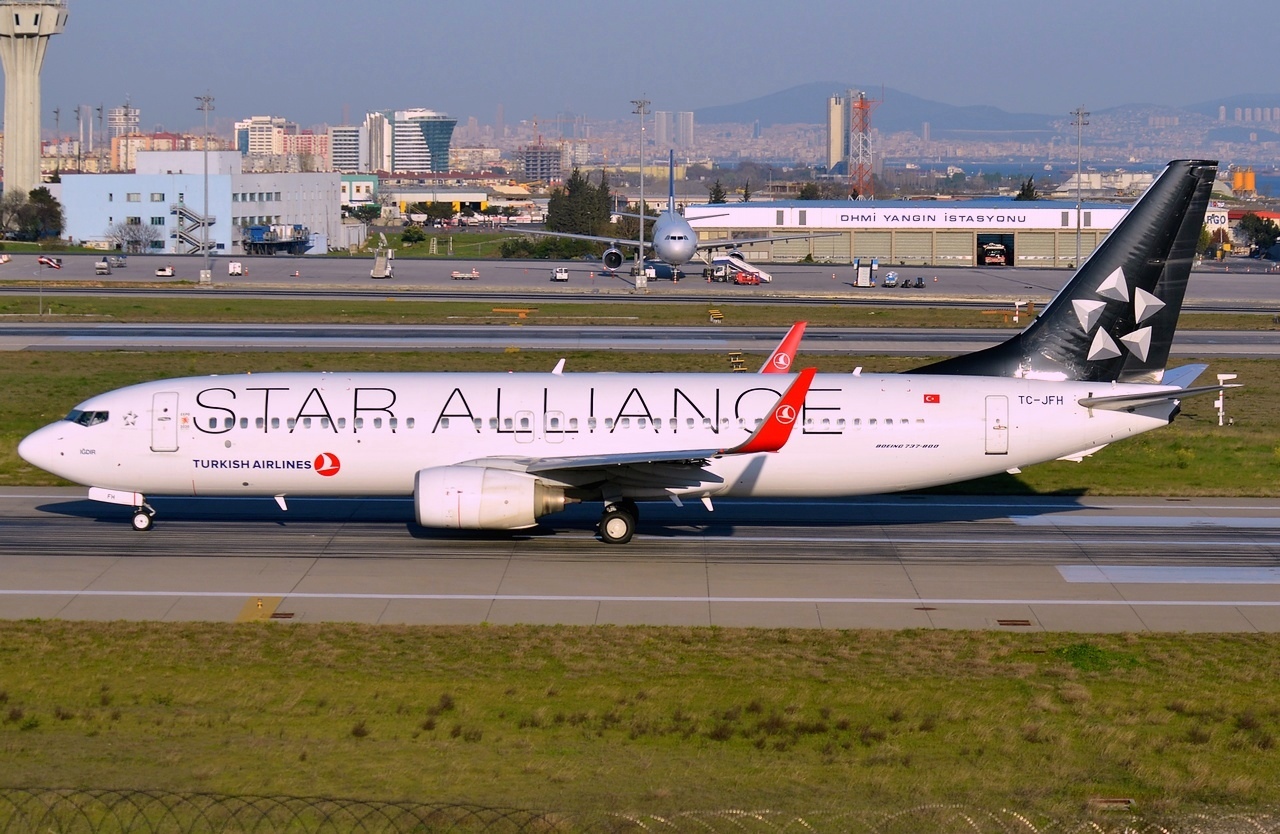 TC-JFH - 737-8F2(WL) - Turkish Airlines - IST - 30-03-2014b