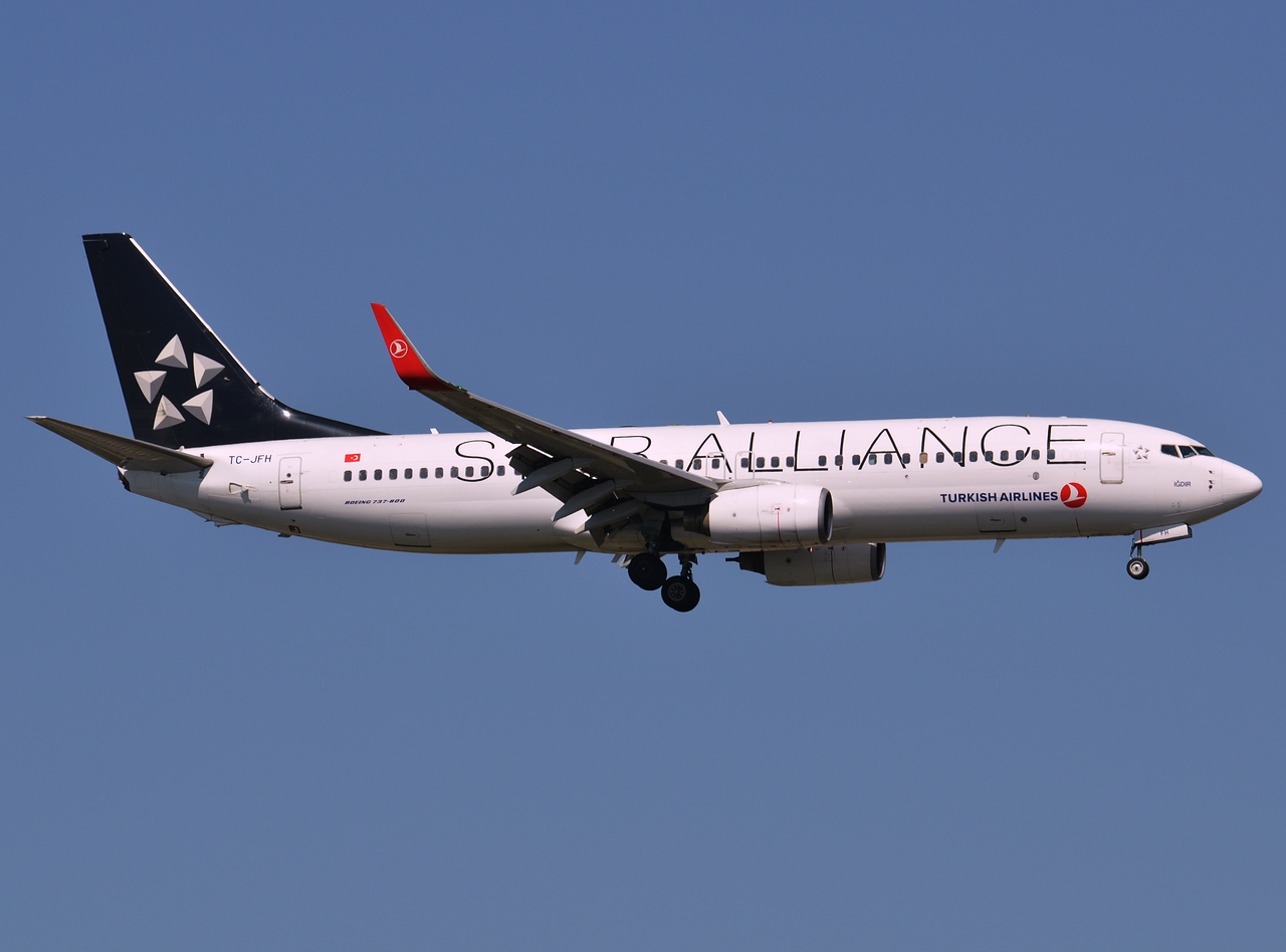 TC-JFH - 737-8F2(WL) - Turkish Airlines - IST - 30-03-2014c
