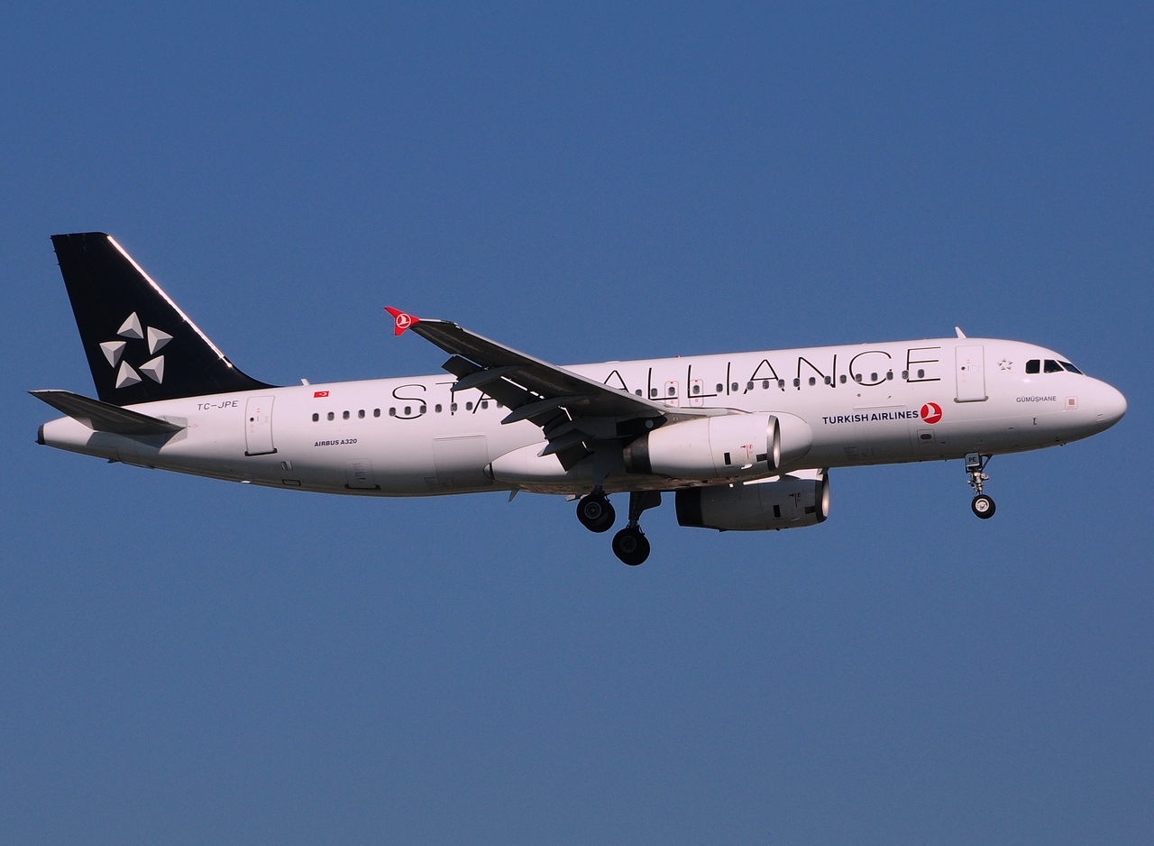 TC-JPE - A320-232 - Turkish Airlines - IST - 31-03-2014