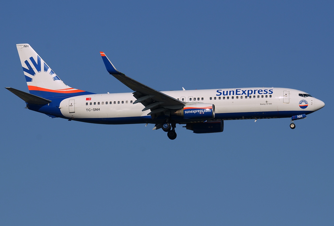 TC-SNH - 737-8FH(WL) - SunExpress - AYT - 25-08-2014