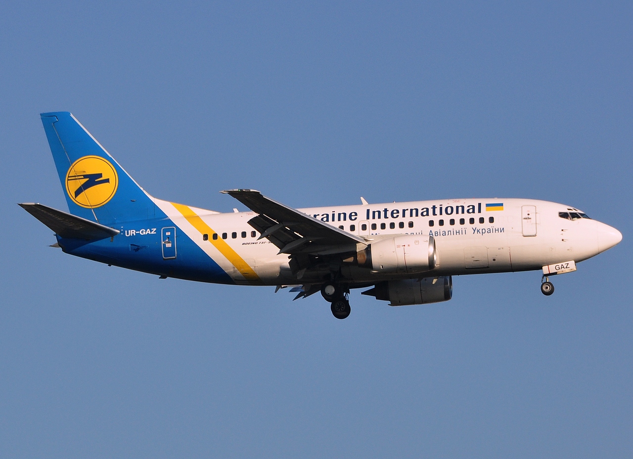 UR-GAZ - 737-55D - Ukraine International Airlines - IST - 31-03-2014