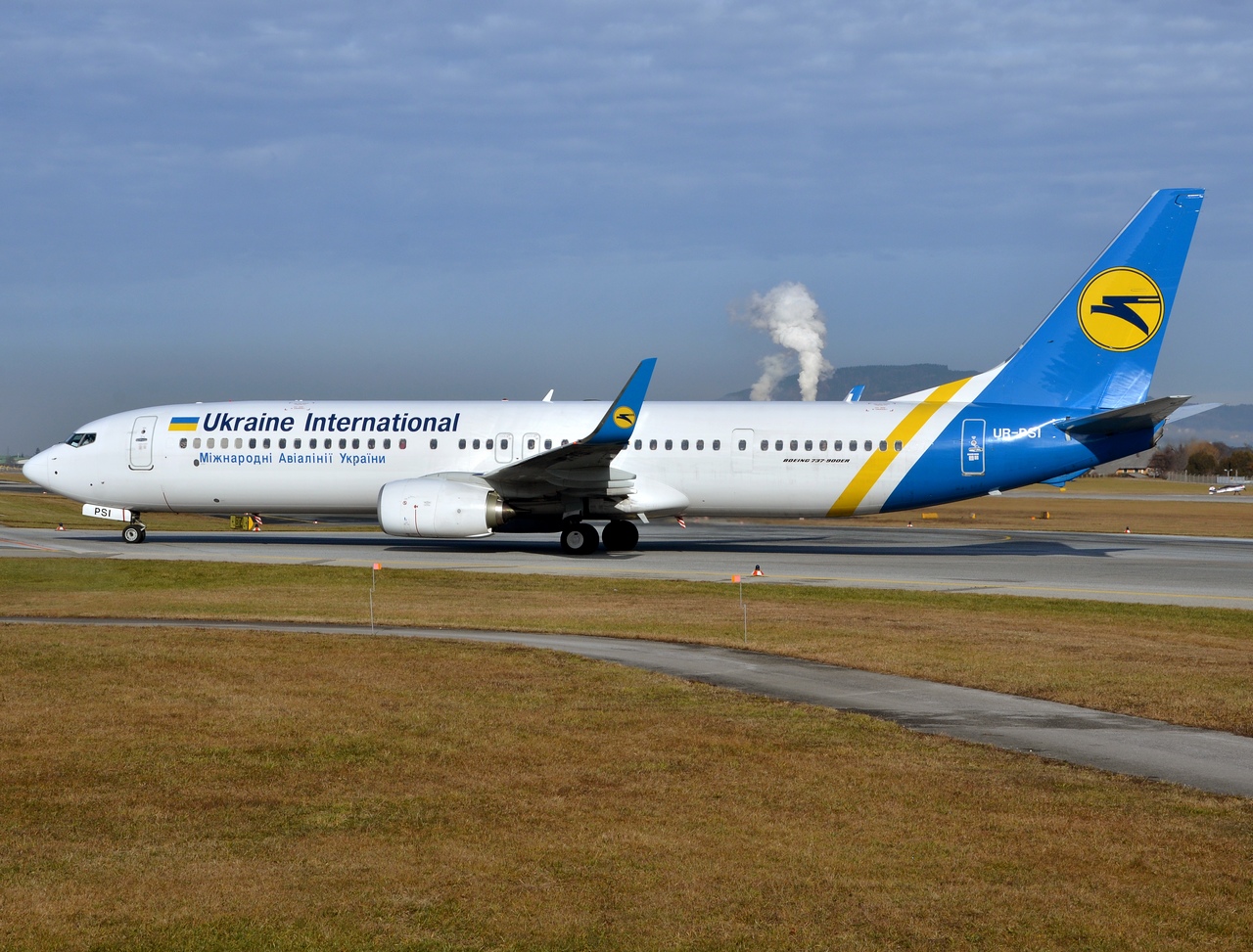 UR-PSI - 737-9KV(ER)(WL) - Ukraine International Airlines - SZG - 01-11-2014