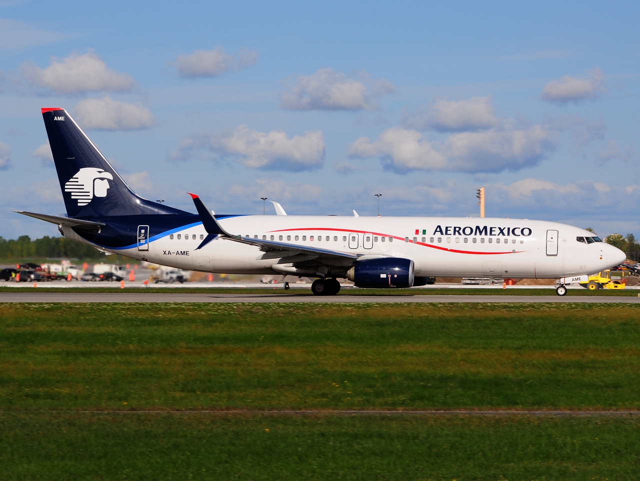 XA-AME - 737-852(WL) - Aeromexico - YUL - 18-09-2014
