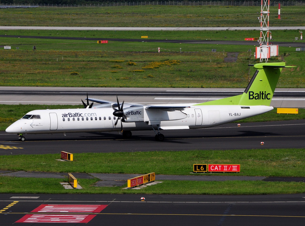 YL-BAJ - DHC-8-402NG - Air Baltic - DUS - 21-08-2014