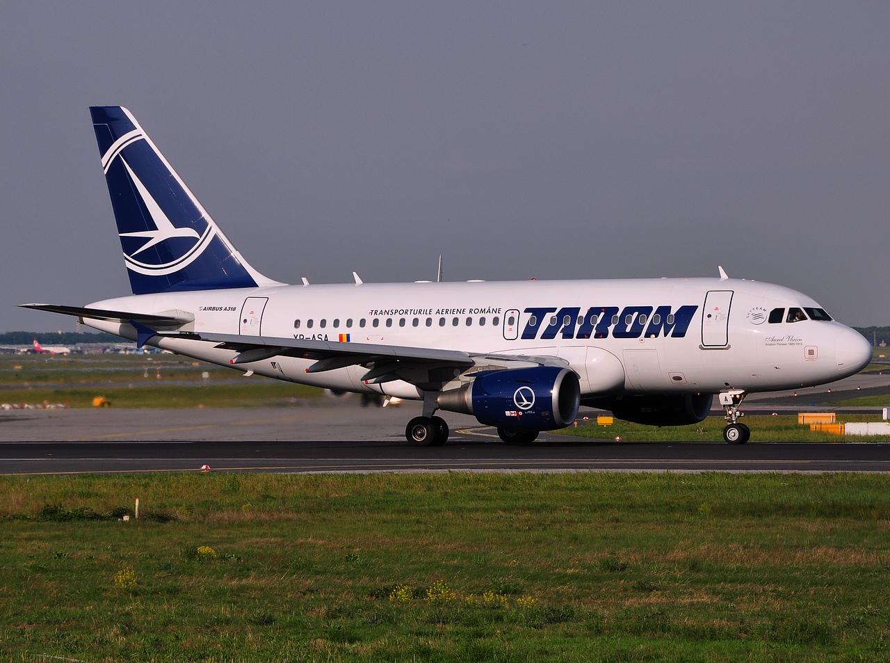 YR-ASA - A318-111 - Tarom - FRA - 04-05-2014