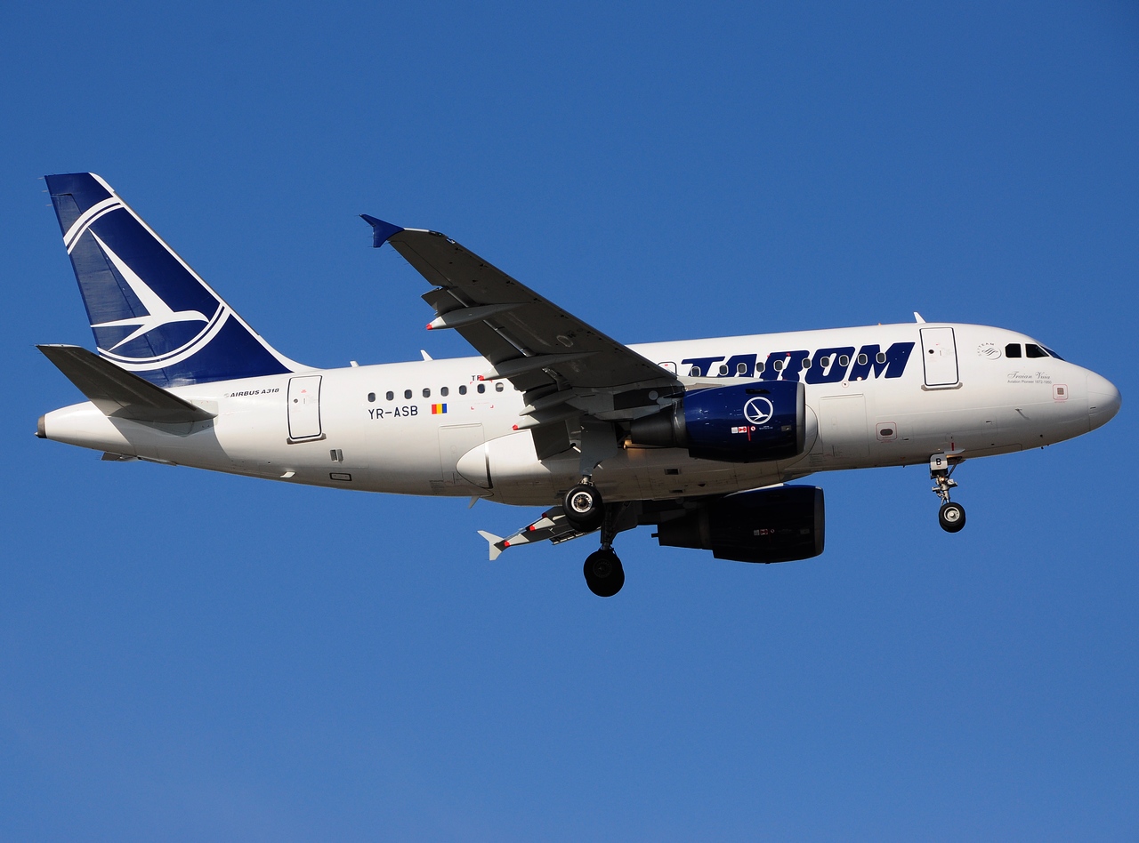 YR-ASB - A318-111 - Tarom - OTP - 14-02-2014