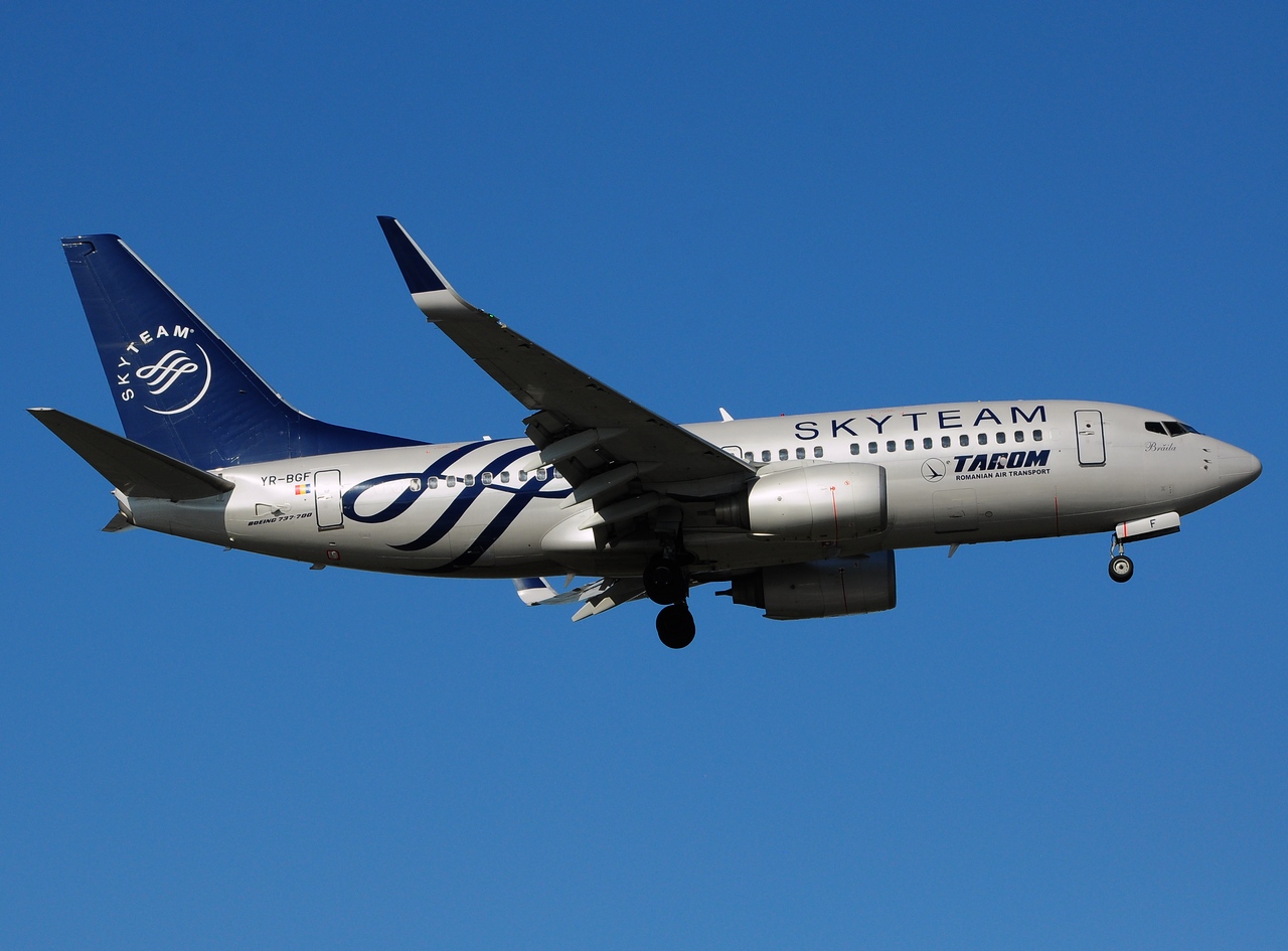 YR-BGF - 737-78J(WL) - Tarom - OTP - 14-02-2014