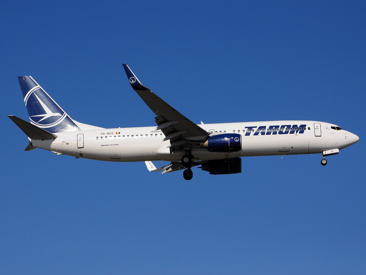 YR-BGS - 737-8GJ(WL) - Tarom - OTP - 14-02-2014