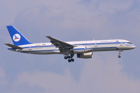 4K-AZ38 - 757-256 - AZAL Azerbaijan Airlines - IST - 01-04-2014