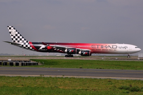 A6-EHJ - A340-642 - Etihad Airways - CDG - 12-04-2014b