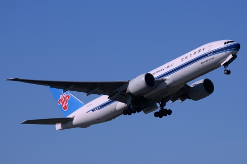 B-2073 - 777-F1B - China Southern Airlines - ANC - 02-07-2014