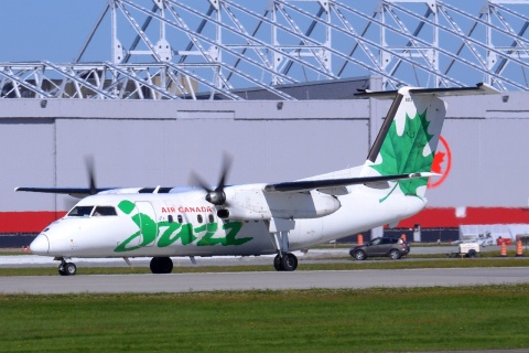 C-FABN - DHC-8-102 - Air Canada Jazz - YUL - 19-09-2014b
