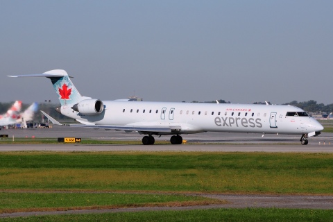 C-FBJZ - CRJ-705 - Air Canada Express - YUL - 19-09-2014