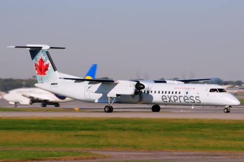 C-FSRJ - DHC-8-402Q - Air Canada Express - YUL - 19-09-2014