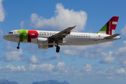 CS-TNV - A320-214(WL) - TAP _ Air Portugal - FNC - 30-09-2014