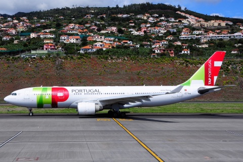 CS-TOG - A330-223 - TAP _ Air Portugal - FNC - 29-09-2014c