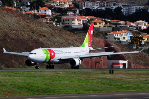 CS-TOQ - A330-203 - TAP _ Air Portugal - FNC - 28-09-2014