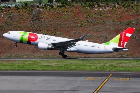 CS-TOQ - A330-203 - TAP _ Air Portugal - FNC - 28-09-2014c