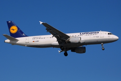 D-AIPH - A320-211 - Lufthansa - OTP - 14-02-2014