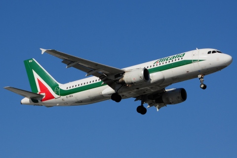 EI-IKU - A320-214 - Alitalia - OTP - 14-02-2014