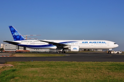 F-ONOU - 777-3Q8(ER) - Air Austral - CDG - 16-03-2014