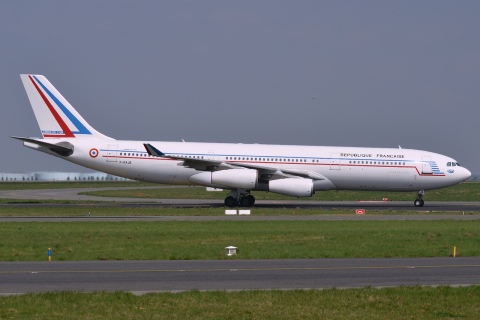 F-RAJB - A340-212 - French Air Force-Armee de lAir - CDG - 12-04-2014