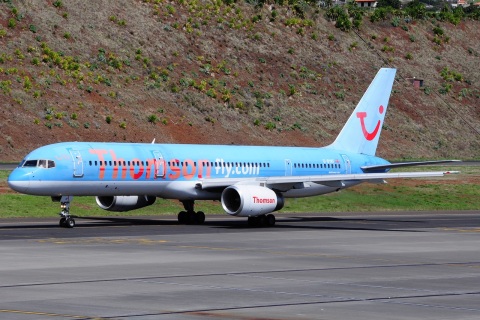G-BYAT - 757-204(WL) - Thomson Airways - FNC - 29-09-2014b