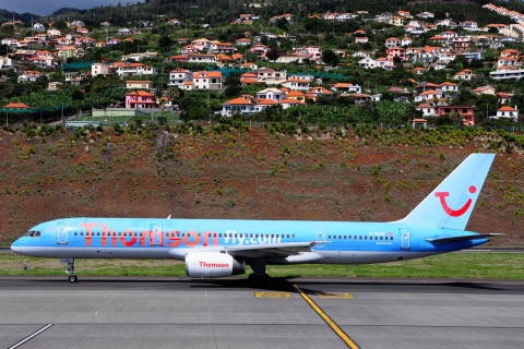 G-BYAT - 757-204(WL) - Thomson Airways - FNC - 29-09-2014c