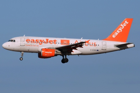 G-EZBR - A319-111 - easyJet - FCO - 18-06-2014