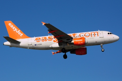 G-EZDS - A319-111 - easyJet - OTP - 14-02-2014