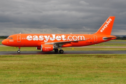 G-EZUI - A320-214 - easyJet - FCO - 17-07-2014