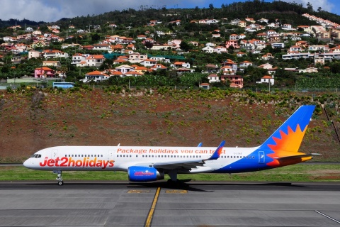 G-LSAE - 757-27B(WL) - Jet2 - FNC - 29-09-2014