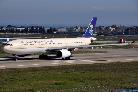 HZ-AQC - A330-343 - Saudi Arabian Airlines - IST - 31-03-2014