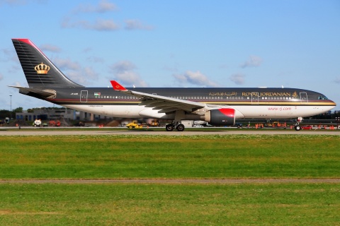 JY-AIE - A330-223 - Royal Jordanian - YUL - 18-09-2014b