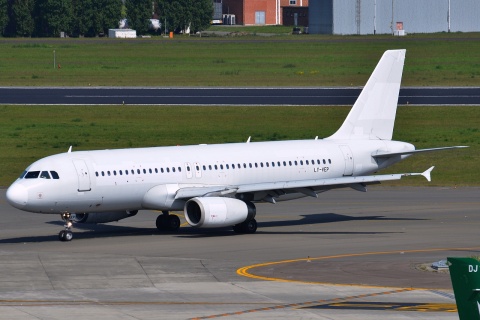 LY-VEP - A320-233 - Avion Express - BRU - 05-05-2014