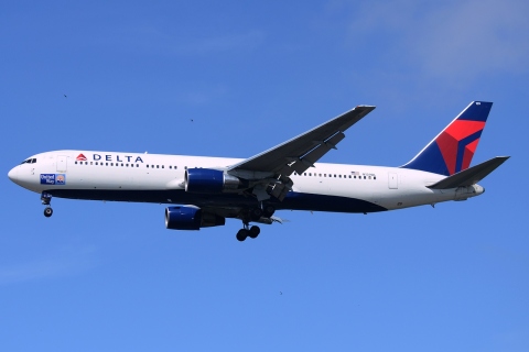 N139DL - 767-332 - Delta Air Lines - SEA - 25-06-2014