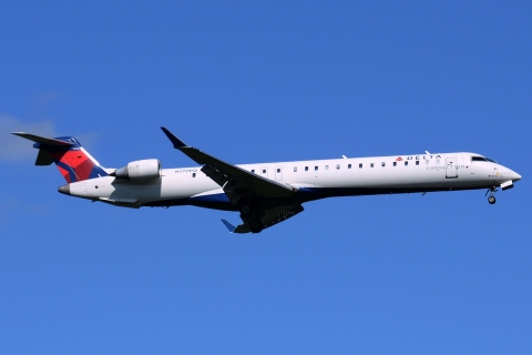 N170PQ - CRJ-900LR - Delta Connection - SEA - 24-06-2014