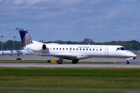 N27962 - ERJ-145LR - United Express - YUL - 19-09-2014