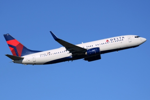 N3747D - 737-832(WL) - Delta Air Lines - ANC - 02-07-2014