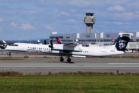 N444QX - DHC-8-402NG - Horizon Air - ANC - 02-07-2014