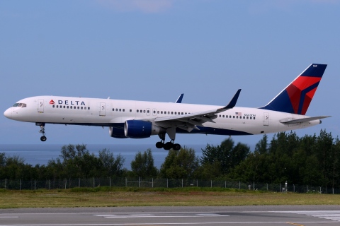 N669DN - 757-232(WL) - Delta Air Lines - ANC - 02-07-2014