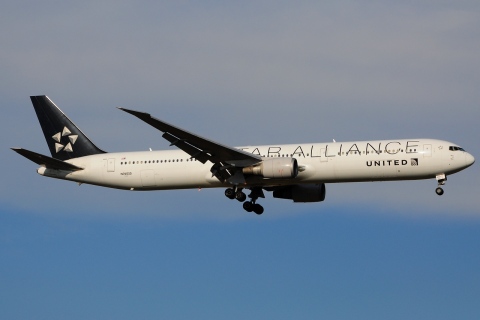 N76055 - 767-424(ER) - United Airlines - FCO - 19-06-2014