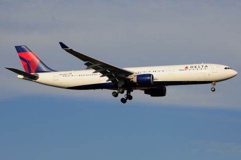 N804NW - A330-323 - Delta Air Lines - FCO - 19-06-2014