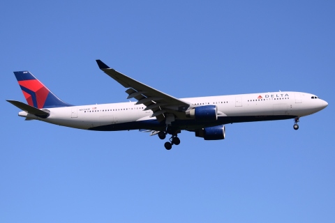 N805NW - A330-323 - Delta Air Lines - SEA - 24-06-2014