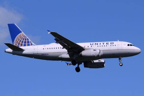 N808UA - A319-131 - United Airlines - SEA - 24-06-2014