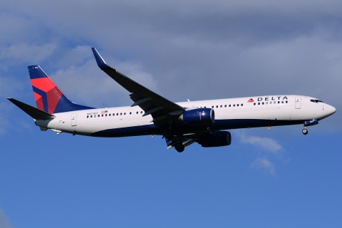 N811DZ - 737-932(ER)(WL) - Delta Air Lines - SEA - 24-06-2014